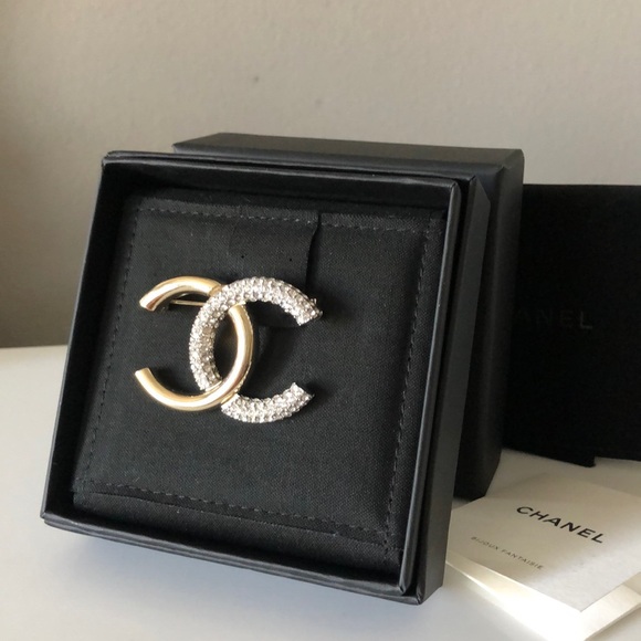 NEW Chanel CC Logo Brooch - Picture 6 of 12